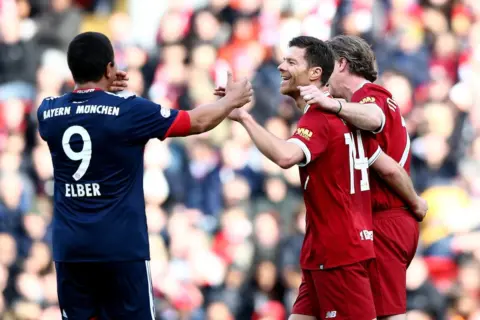 Liverpool Legends 5-5 Bayern Munich Legends – Highlights