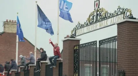 Behind the scenes during Liverpool’s 3-0 Man City win – Video