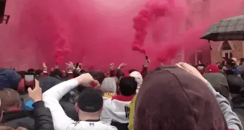 Atmosphere builds around Anfield ahead of LFC v Roma (Videos)