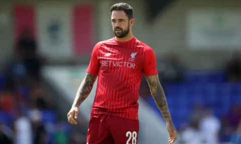 Former Liverpool manager interested in signing Reds forward