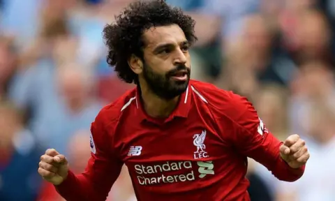 Liverpool lead at the break as Salah and Mané score vs West Ham (Video)