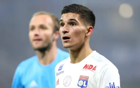 Liverpool ’looking closely’ at deal for exciting playmaker Houssem Aouar