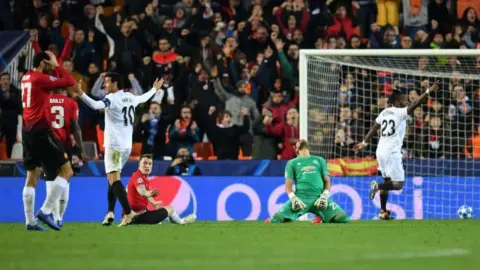 Man United warm up for weekend clash vs Liverpool with 2-1 defeat
