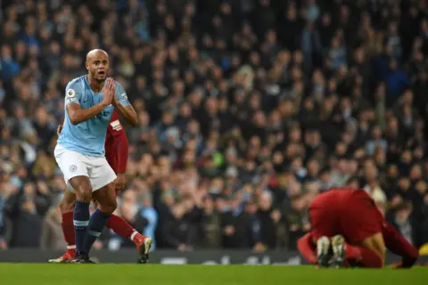 Former referee highlights “turning point” in Liverpool’s failed Premier League title bid