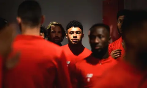 Alex Oxlade-Chamberlain returns – Confirmed Liverpool team vs Huddersfield