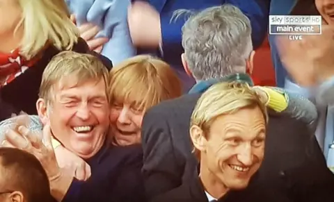 Wholesome moment in the stands after Salah’s rocket sends Reds top