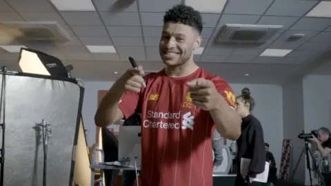 Watch: Alex Oxlade-Chamberlain’s hilarious vlog at Liverpool’s new kit shoot
