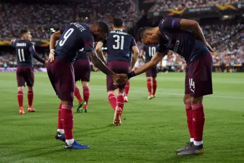 Valencia 2-4 Arsenal – Highlights, Goals and Full Match (Video)