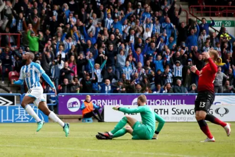 Huddersfield 1-1 Man United – Highlights and Goals (Video)