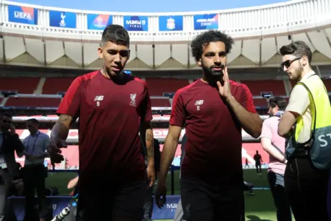 Confirmed Liverpool lineup vs Tottenham – Firmino starts for Reds