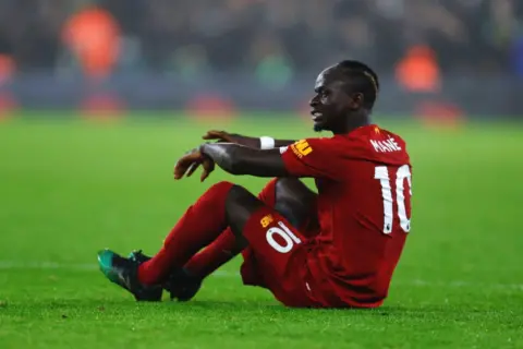 Sadio Mane ruled out of West Ham and Saints clash due to “small muscle tear”