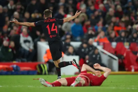 Liverpool 2-3 Atletico Madrid (2-4 agg) – Highlights and Goals (Video)