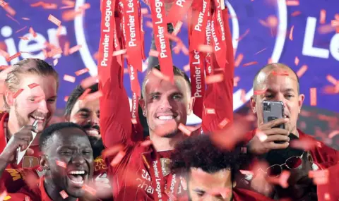 Liverpool captain Jordan Henderson named FWA Footballer of the Year 2019/20