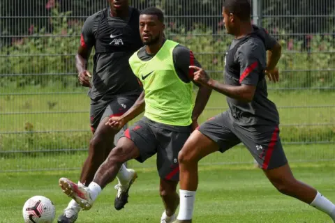 Gini Wijnaldum to Barcelona “not far-fetched” according to reliable Liverpool journalist