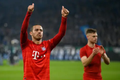 Liverpool agree four-year deal for Thiago Alcantara – with initial fee of just £20m