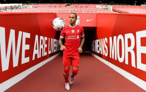 Thiago reveals Phil Coutinho and Xabi Alonso “helped” him decide to join Liverpool