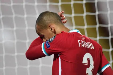 “Last thing we needed” – Jurgen Klopp provides worrying update on Fabinho’s hamstring injury