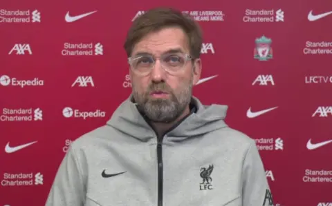 Jurgen Klopp on title race, Bruno Fernandes threat & penalty “mind games”