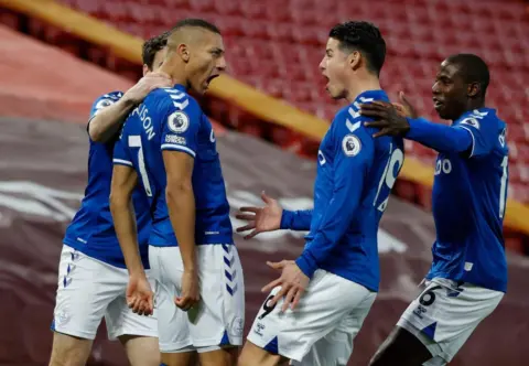 Liverpool 0-2 Everton – Reds suffer fourth consecutive Premier League defeat