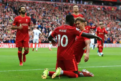 Liverpool 2-0 Burnley – Reds put on impressive display as fans return to Anfield