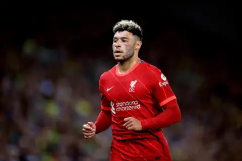 Confirmed Liverpool team vs Brentford: Oxlade-Chamberlain and Jones start