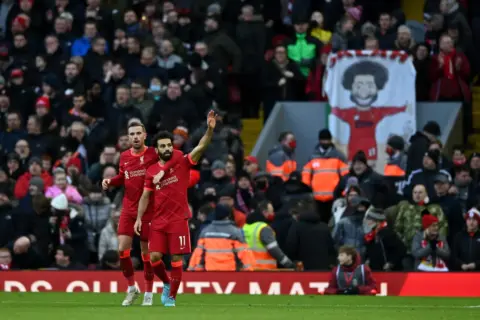 Liverpool 3-1 Norwich City – Reds survive scare to clinch 8th consecutive win