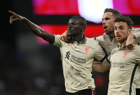 Aston Villa 1-2 Liverpool – Comeback victory keeps Reds’ title hopes alive