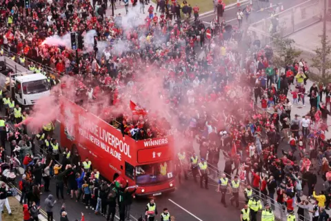 Reds Reveal 2022 Summer Tour