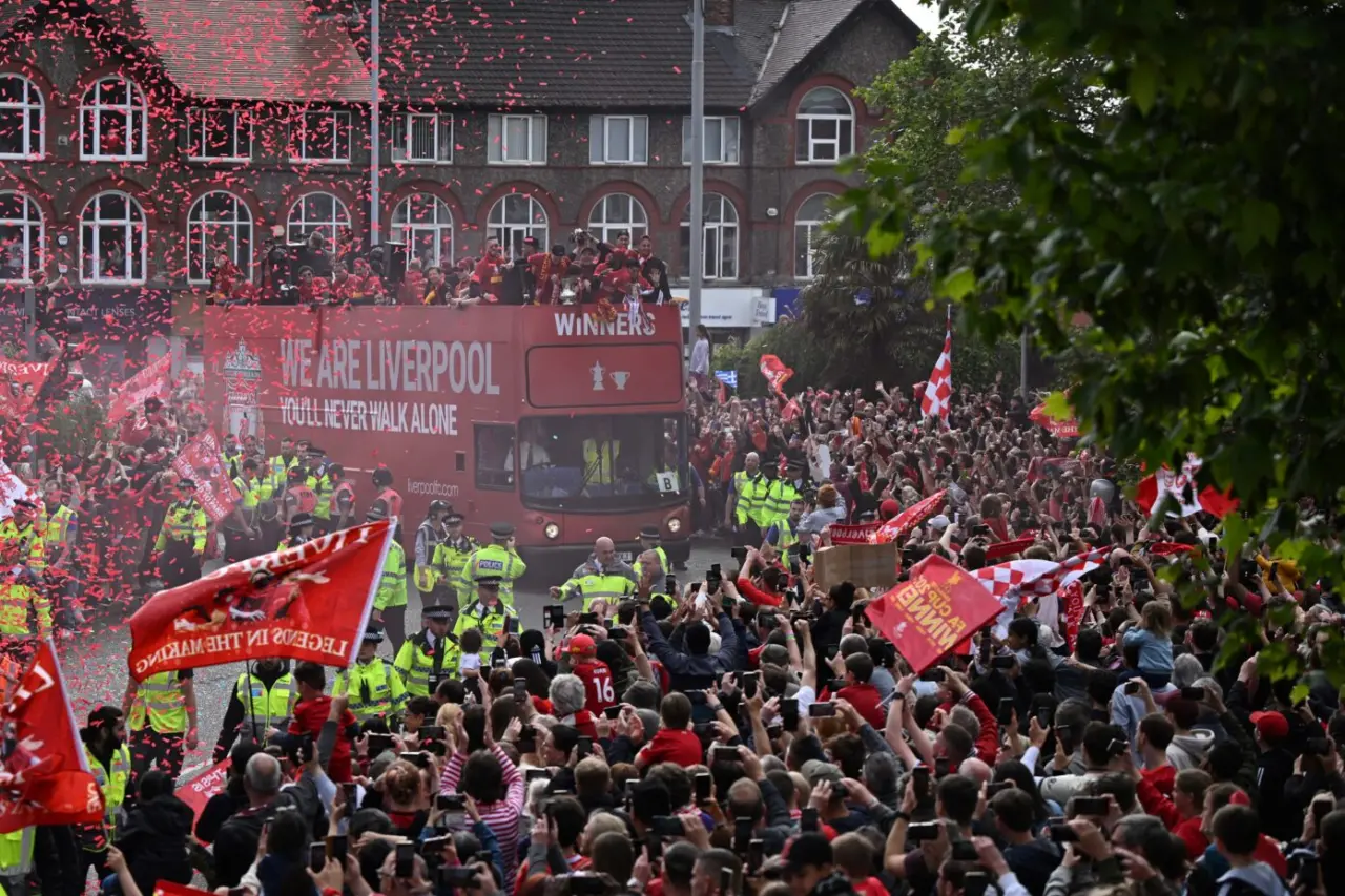 Topshot Fbl Eng Pr Liverpool Trophy Parade
