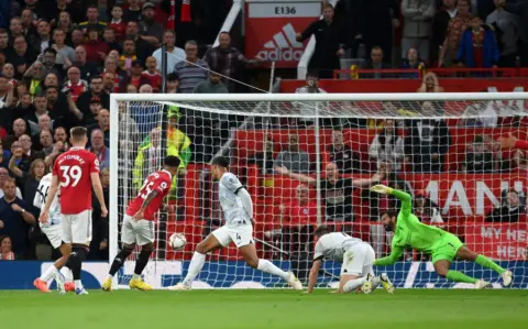 Liverpool 1 – 2 Manchester United: Watch the Goals and Highlights