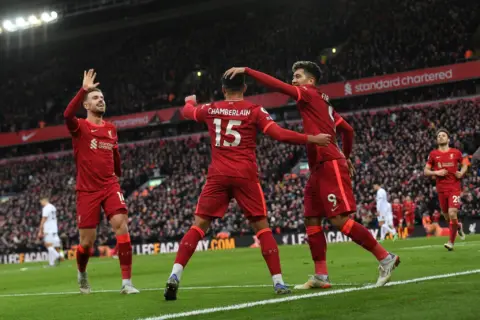 Alex Oxlade-Chamberlain signs with Besiktas