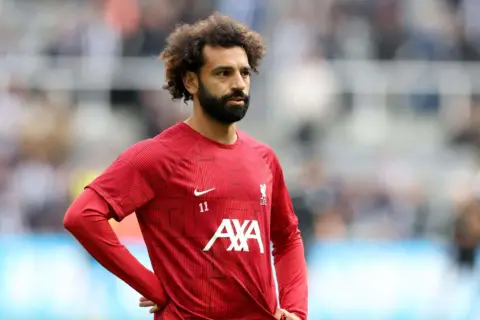 Arne Slot Addresses Mohamed Salah “Drama” & Reveals Double Injury Blow vs Brighton
