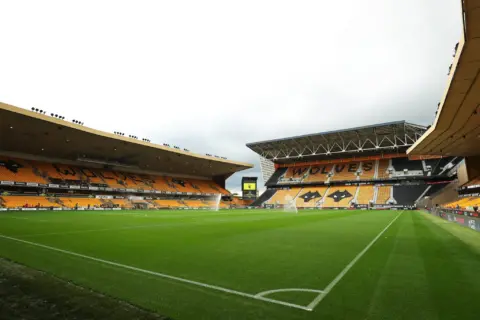 Match Preview: Reds Hope To Stay Hot vs Wolves