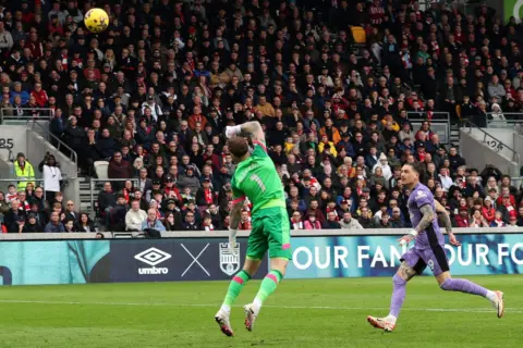 Match Report: Brentford 1:4 Liverpool – Liverpool Thrash The Bees To Go Five Points Clear