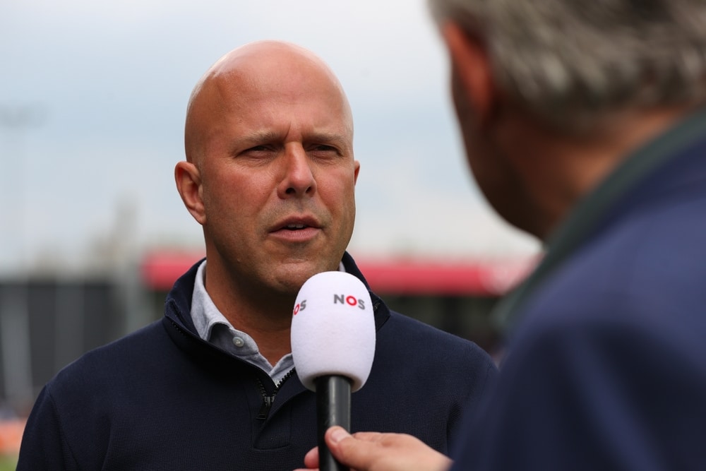 Arne Slot speaking to the media at his pre-match press conference ahead of Arsenal vs Liverpool.