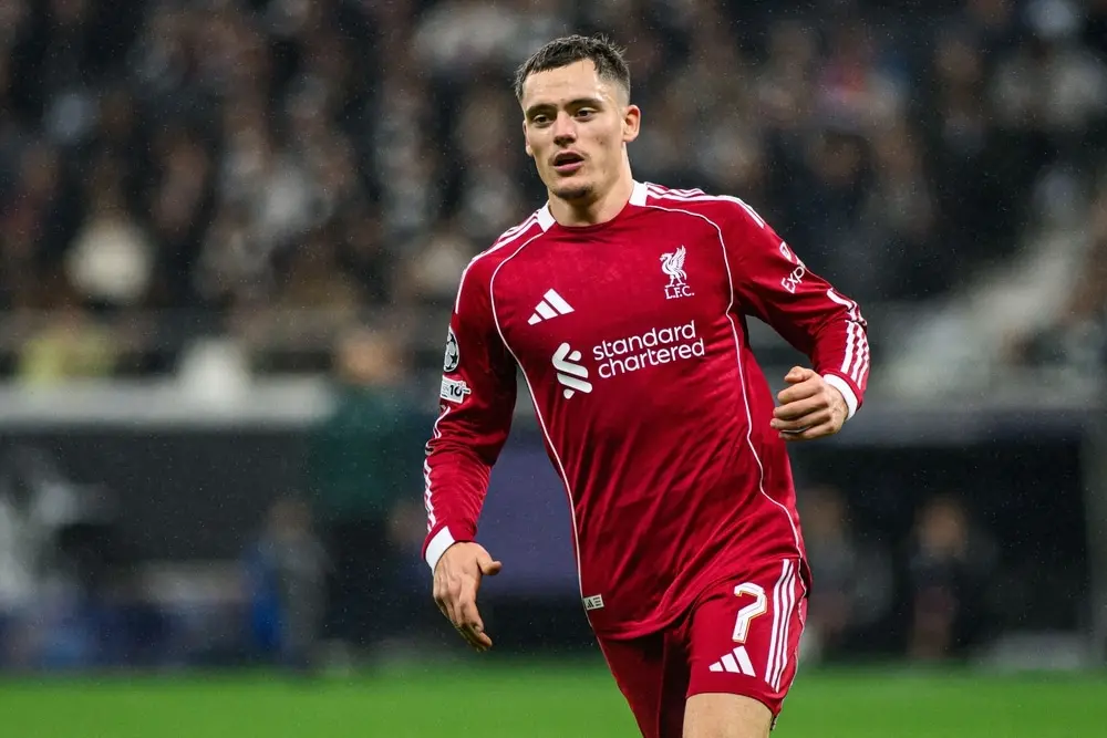 Arne Slot's confirmed Liverpool starting XI to face Fulham at Craven Cottage, featuring Florian Wirtz.