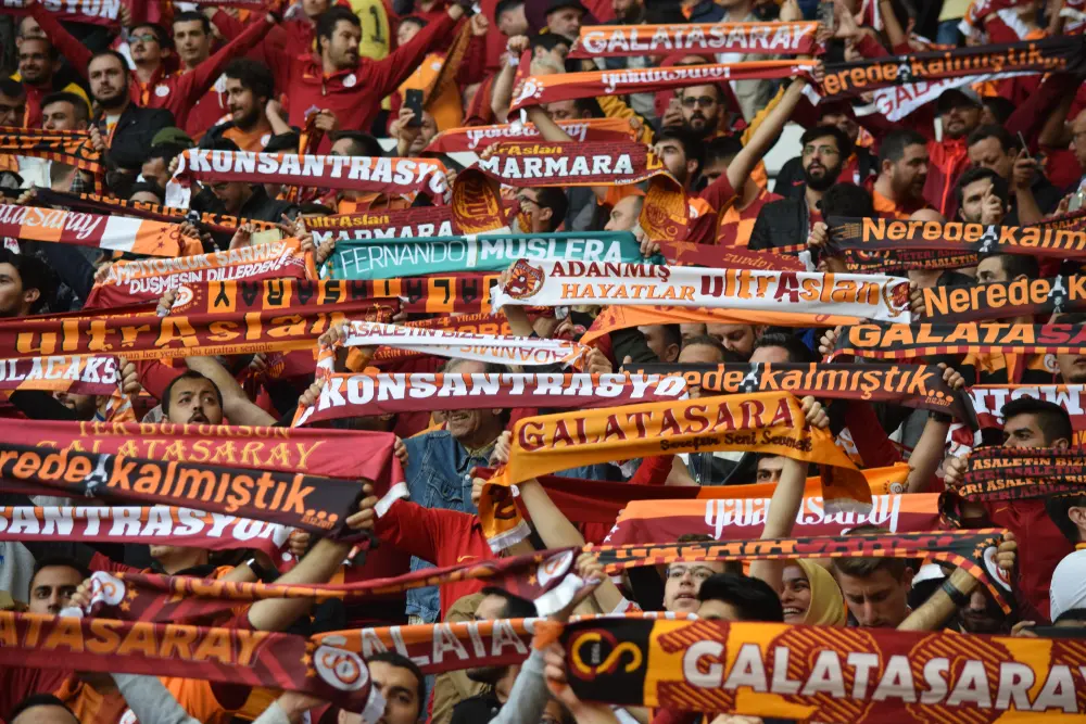 Mario Lemina playing for Galatasaray against Liverpool