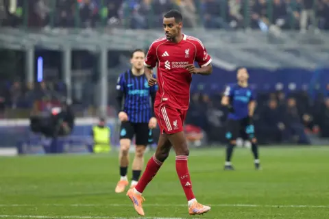 Everton vs Liverpool Confirmed Lineups: Isak Starts, Salah Returns