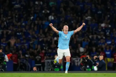 Half-Time Report: Haaland Brace Gives Man City 2-0 Lead Over Liverpool