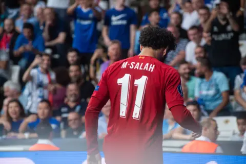 Liverpool vs Fulham Half-Time Report: Salah & Ngumoha Put Reds in Control